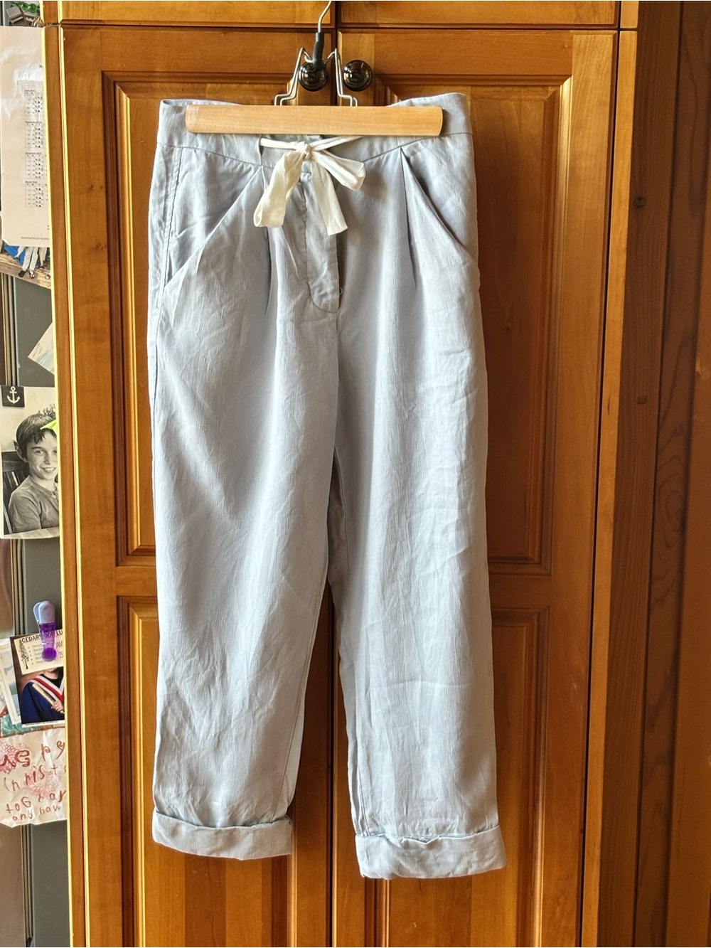 Wilfred Linen Light Blue Cropped Pants with Silk Cream Tie Waist